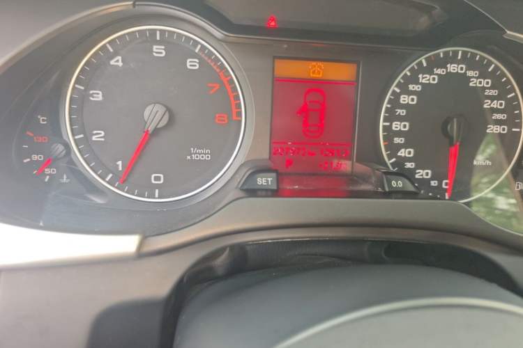 Used Audi A4L 2012 1.8 TFSI Automatic Comfort Model Odometer Close Up