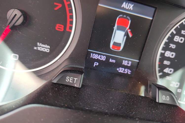 Used Audi A4L 2012 2.0 TFSI Automatic Technology Model Odometer Close Up