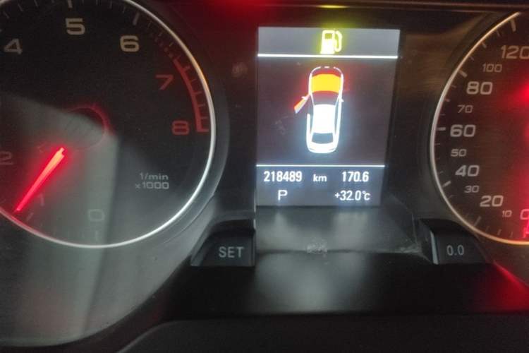 Used Audi A4L 2012 2.0 TFSI Automatic Technology Model Odometer Close Up
