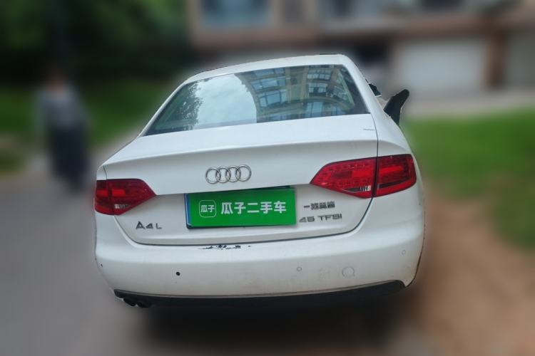 Used Audi A4L 2012 2.0 TFSI automatic Comfort trim level Rear