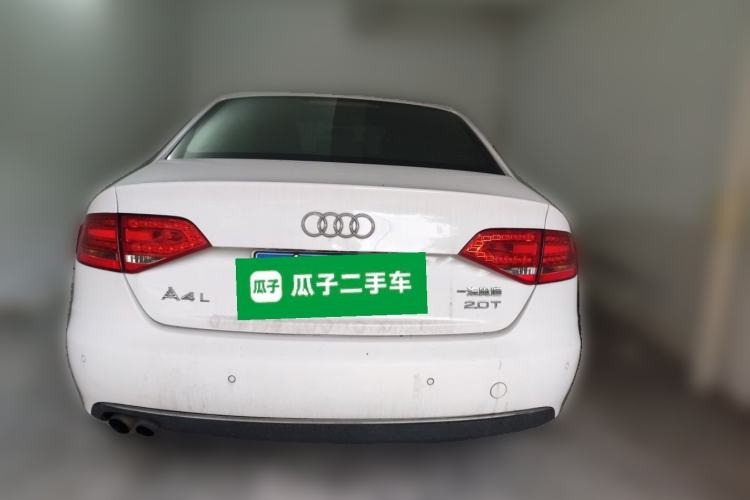 Used Audi A4L 2012 2.0 TFSI automatic Comfort trim level Rear