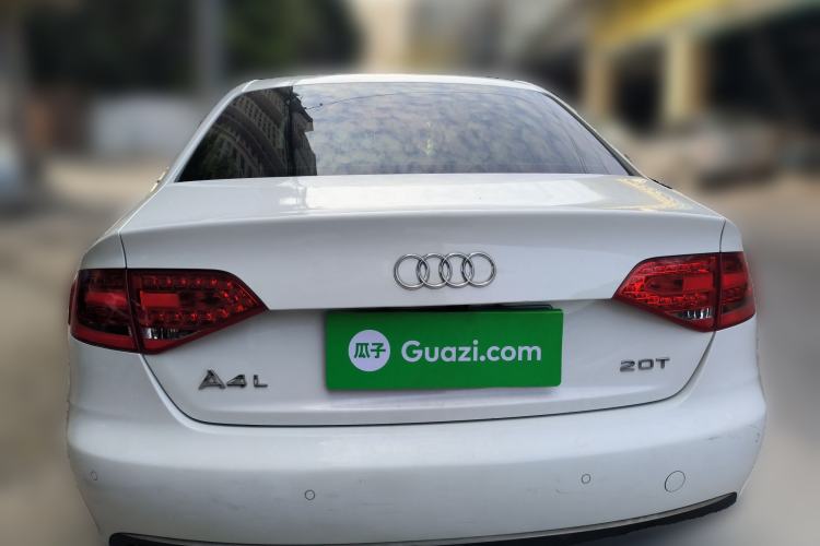 Used Audi A4L 2012 2.0 TFSI automatic Comfort trim level Rear