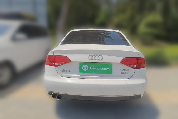 Used Audi A4L 2012 2.0 TFSI automatic Comfort trim level Rear