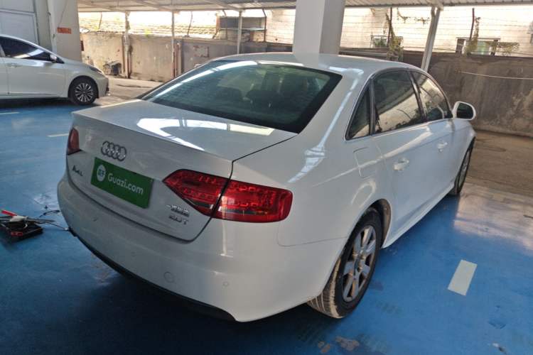 Used Audi A4L 2012 2.0 TFSI automatic standard version Rear Right 45 Deg