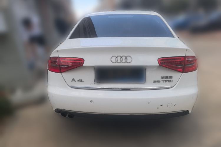 Used Audi A4L 2012 2.0 TFSI automatic Comfort trim level Rear