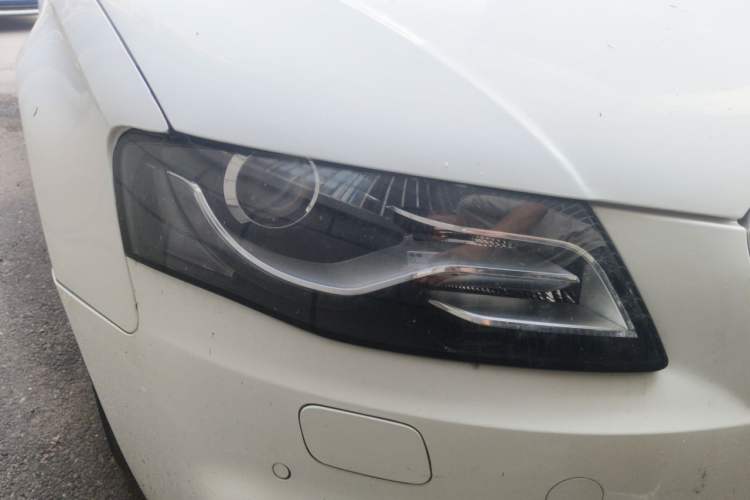 Used Audi A4L 2012 2.0 TFSI automatic standard version Right Front Headlight
