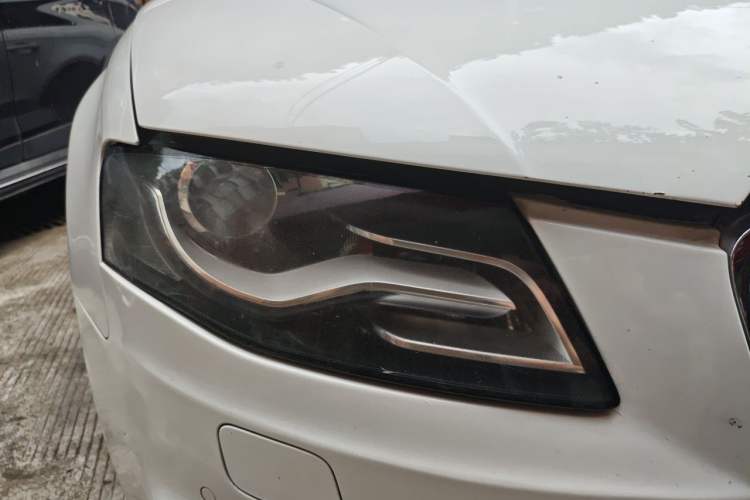 Used Audi A4L 2012 2.0 TFSI automatic Comfort trim level Right Front Headlight