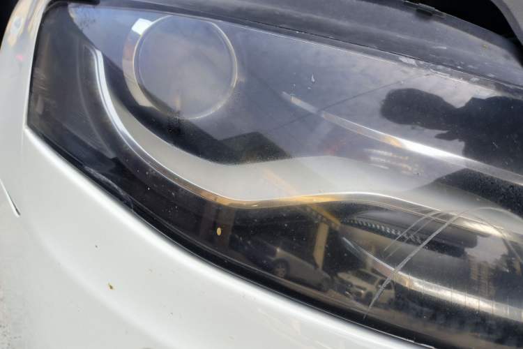 Used Audi A4L 2012 2.0 TFSI automatic Comfort trim level Right Front Headlight
