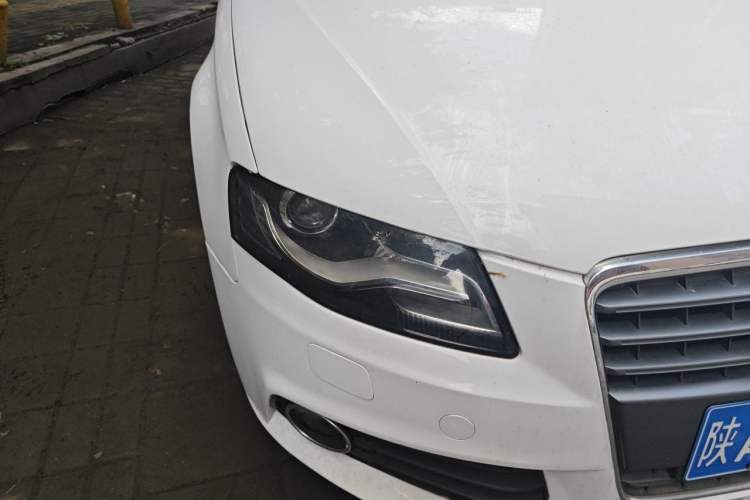 Used Audi A4L 2012 2.0 TFSI automatic standard version Right Front Headlight