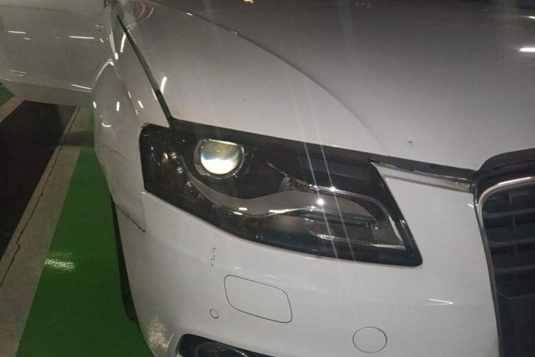 Used Audi A4L 2012 2.0 TFSI automatic standard version Right Front Headlight
