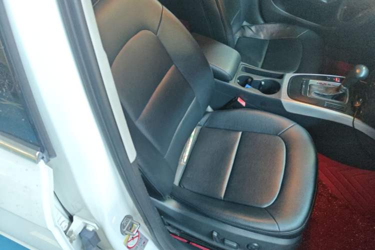 Used Audi A4L 2012 2.0 TFSI automatic standard version Right Front Seat