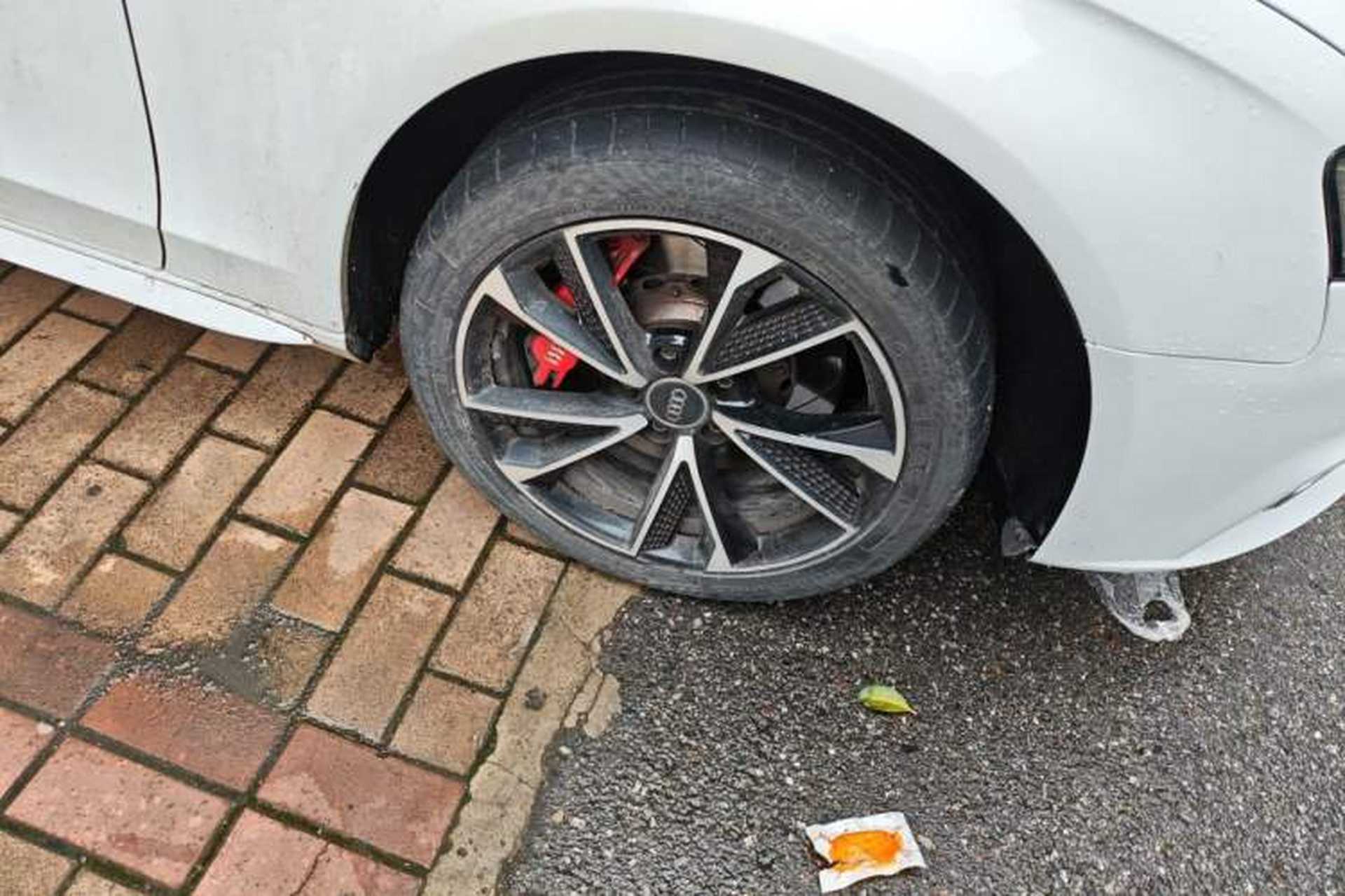 Used Audi A4L 2012 2.0 TFSI automatic Comfort trim level Right Front Wheel Hub