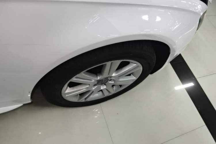 Used Audi A4L 2012 2.0 TFSI Automatic Technology Model Right Front Wheel Hub