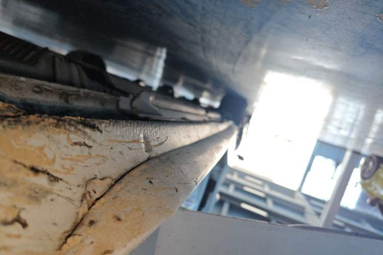 Used Audi A4L 2012 2.0 TFSI automatic standard version Right Side Sill