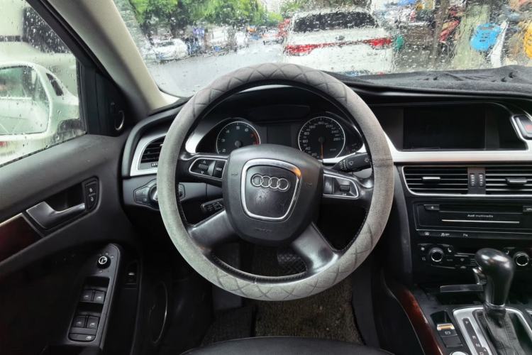 Used Audi A4L 2012 2.0 TFSI automatic luxury version Steering Wheel