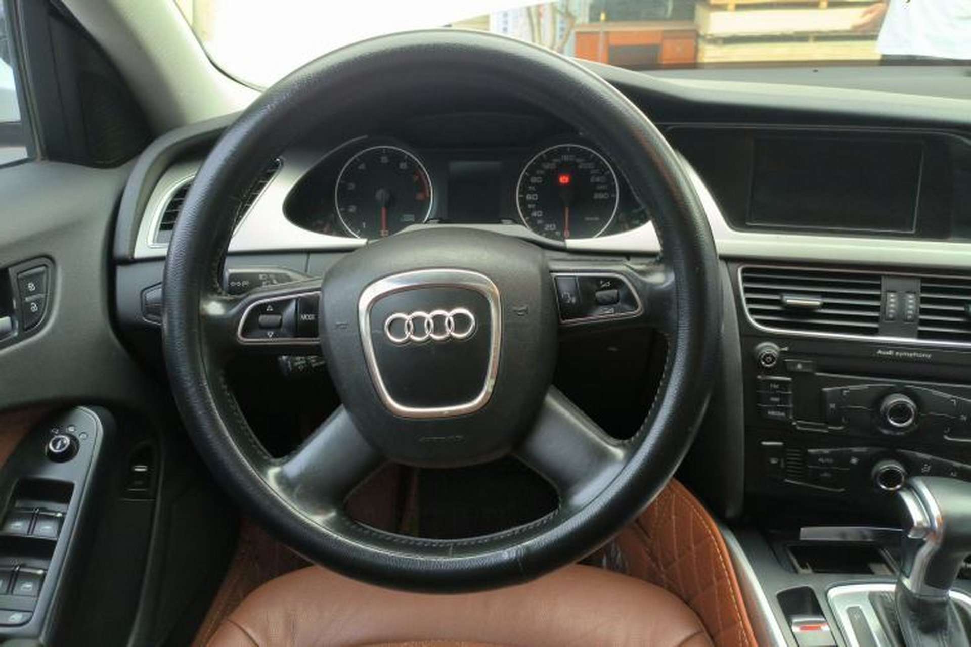 Used Audi A4L 2012 2.0 TFSI automatic standard version Steering Wheel