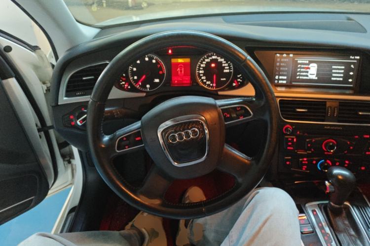 Used Audi A4L 2012 2.0 TFSI automatic standard version Steering Wheel