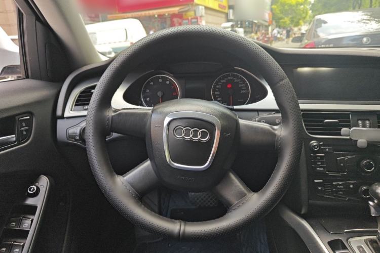 Used Audi A4L 2012 2.0 TFSI automatic standard version Steering Wheel