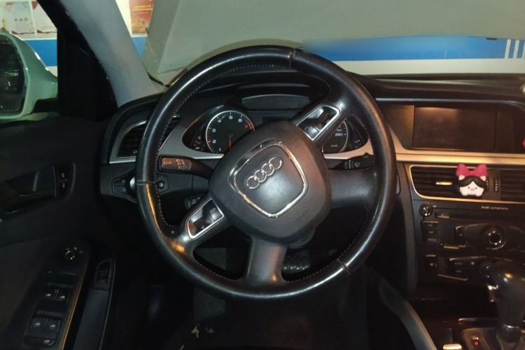Used Audi A4L 2012 2.0 TFSI automatic standard version Steering Wheel