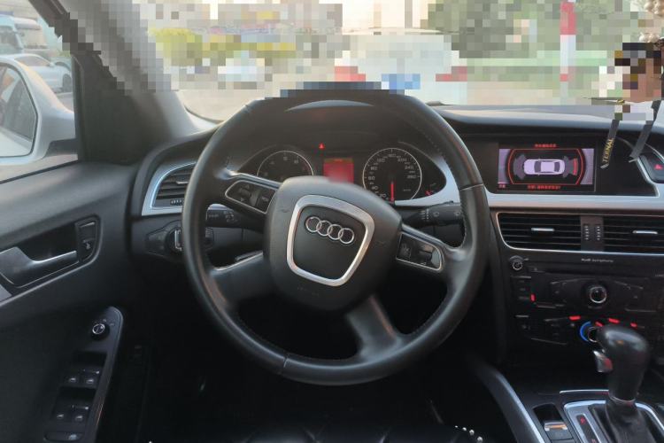 Used Audi A4L 2012 2.0 TFSI automatic standard version Steering Wheel