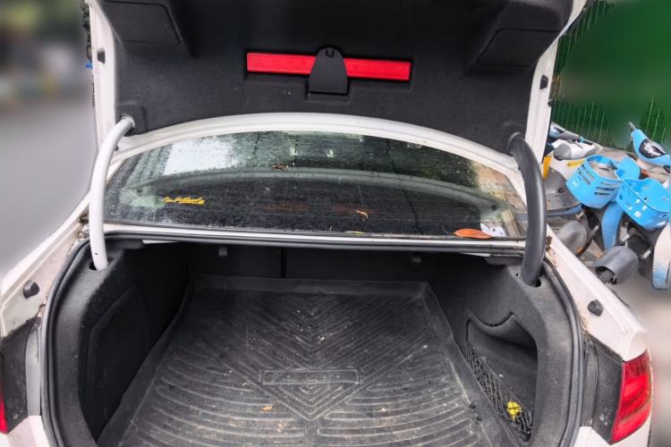Used Audi A4L 2012 2.0 TFSI automatic luxury version Trunk