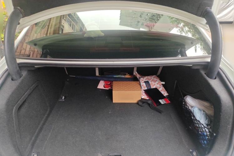 Used Audi A4L 2012 2.0 TFSI automatic standard version Trunk