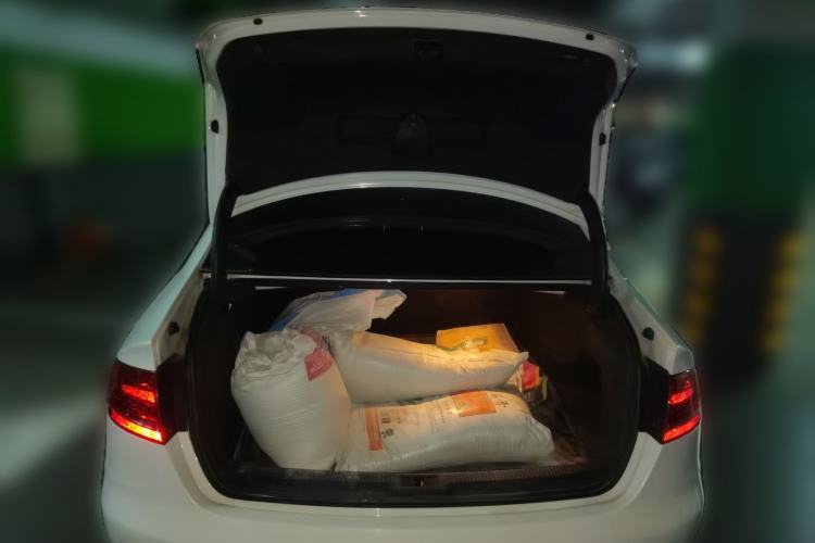 Used Audi A4L 2012 2.0 TFSI automatic standard version Trunk