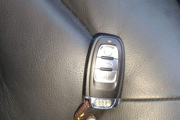 Used Audi A4L 2012 2.0 TFSI automatic standard version Vehicle Key