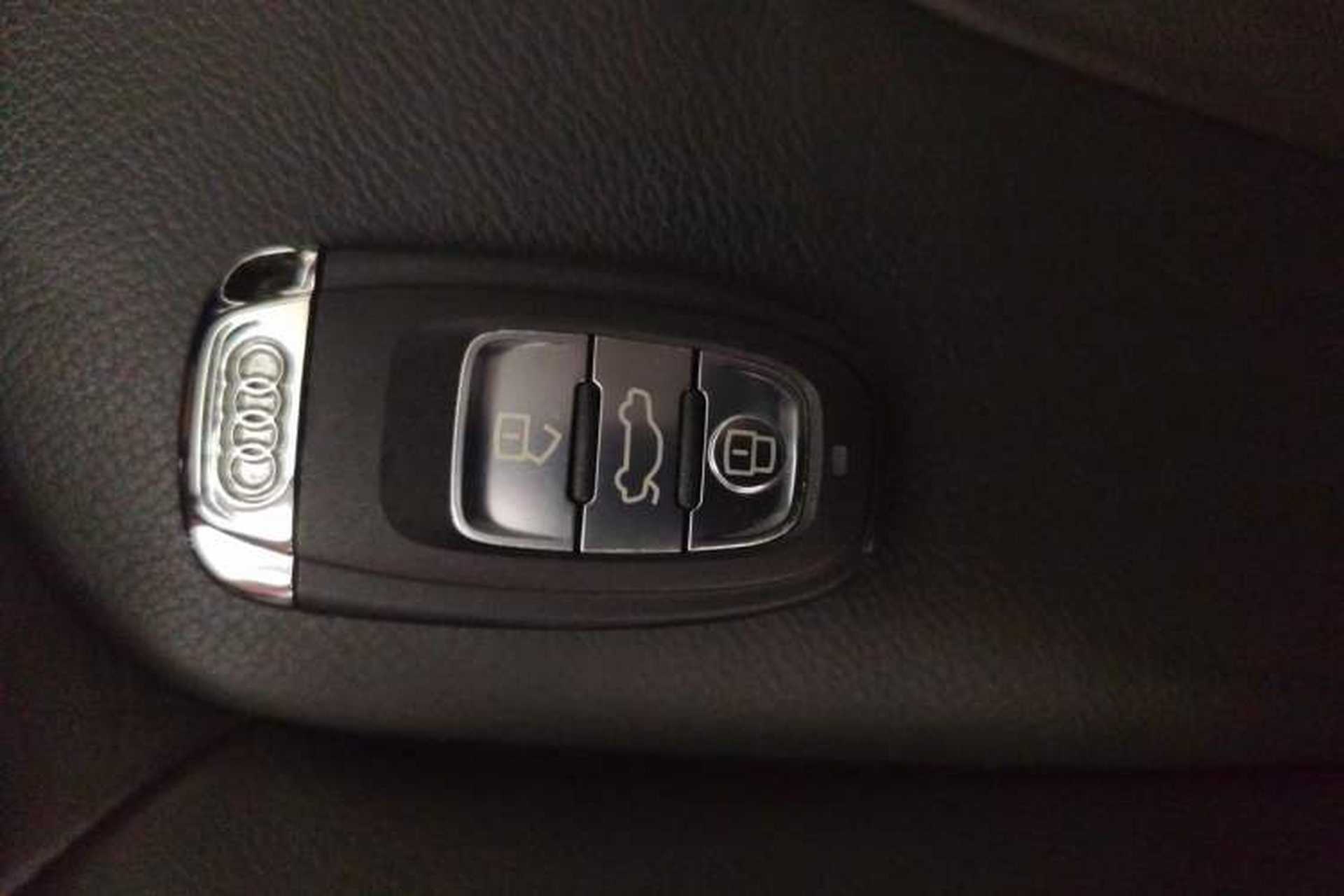 Used Audi A4L 2012 2.0 TFSI automatic Comfort trim level Vehicle Key