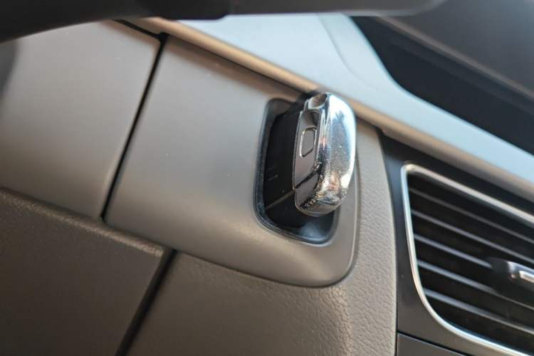 Used Audi A4L 2012 2.0 TFSI automatic standard version Vehicle Key