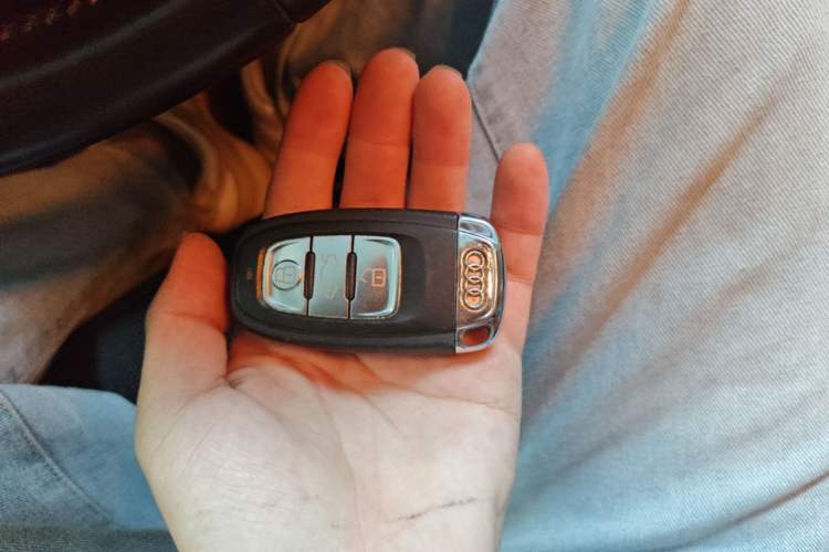Used Audi A4L 2012 2.0 TFSI automatic standard version Vehicle Key