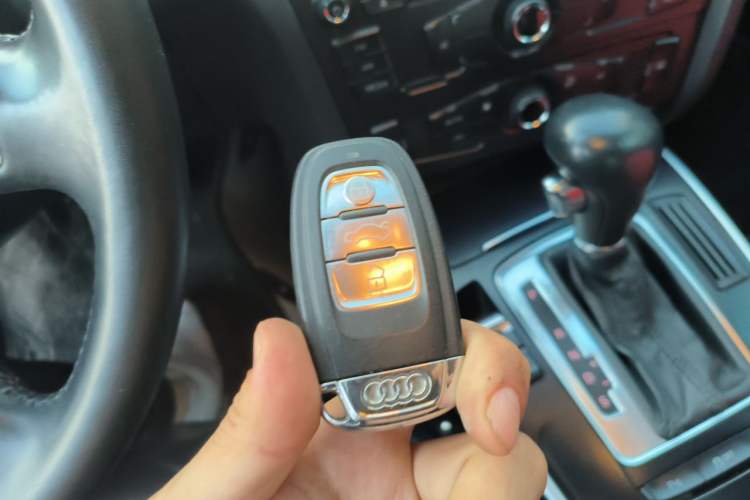 Used Audi A4L 2012 2.0 TFSI automatic standard version Vehicle Key