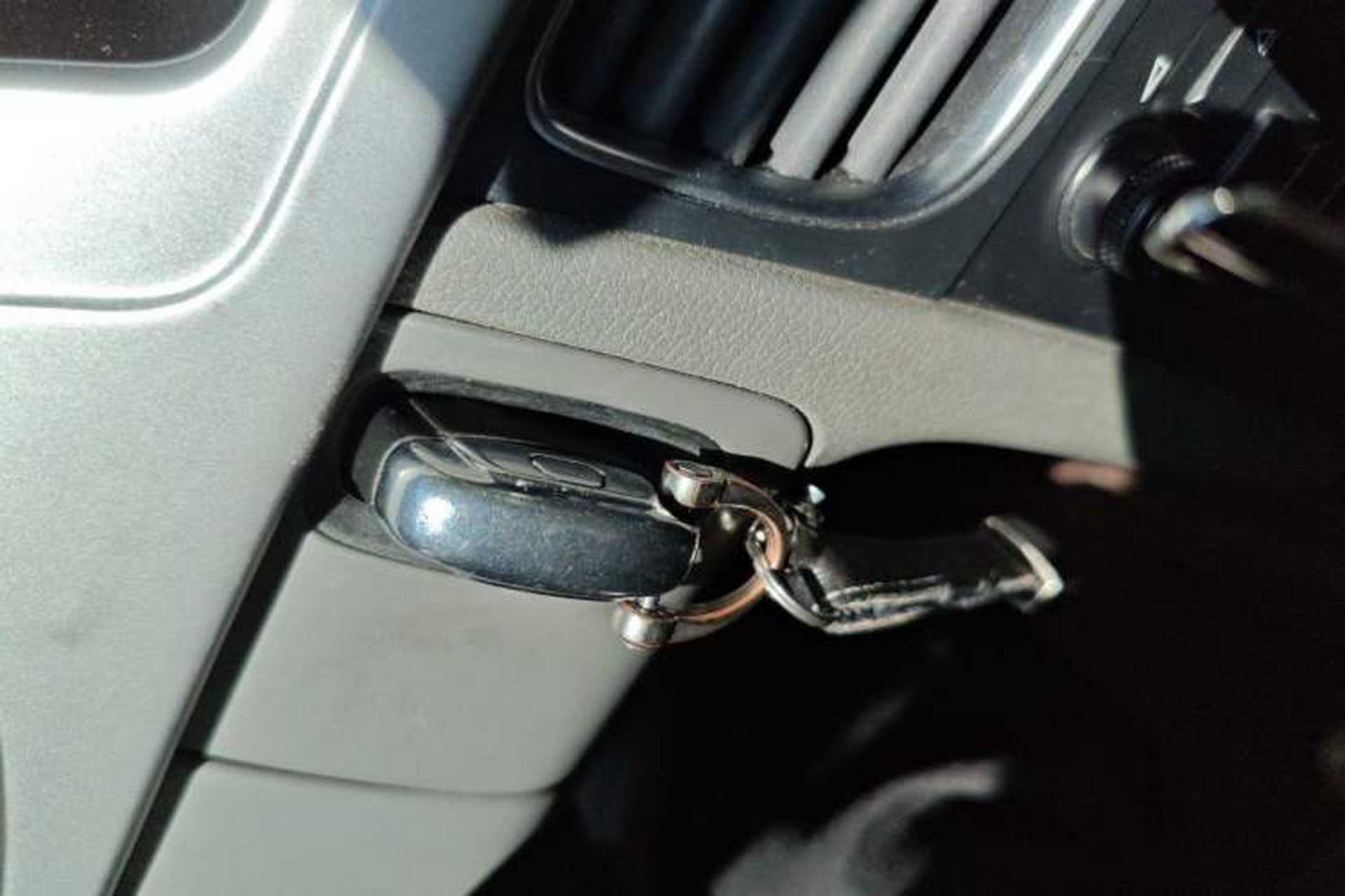 Used Audi A4L 2012 2.0 TFSI automatic Comfort trim level Vehicle Key