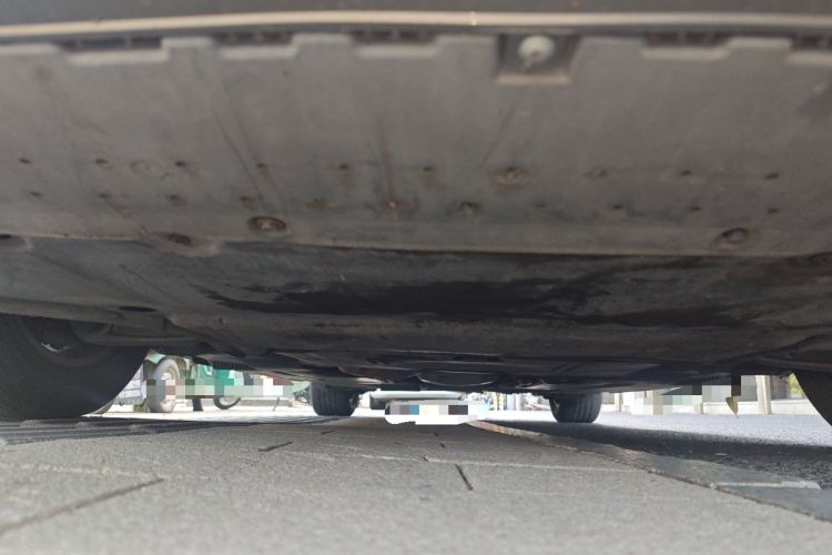 Used Audi A4L 2012 2.0 TFSI automatic Comfort trim level Chassis Front