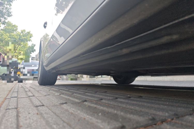 Used Audi A4L 2012 2.0 TFSI automatic Comfort trim level Chassis Front Right