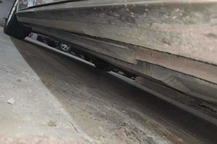 Used Audi A4L 2012 2.0 TFSI automatic standard version Chassis Front Right