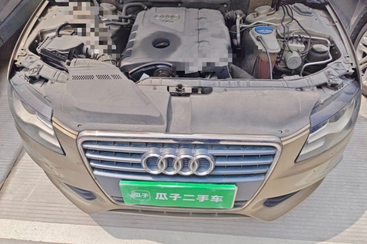 Used Audi A4L 2012 2.0 TFSI automatic standard version Engine Bay