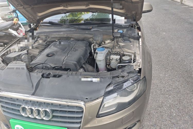 Used Audi A4L 2012 2.0 TFSI automatic Comfort trim level Engine Bay Left