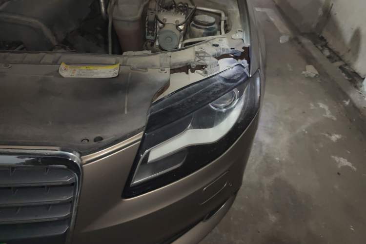 Used Audi A4L 2012 2.0 TFSI automatic standard version Engine Bay Left