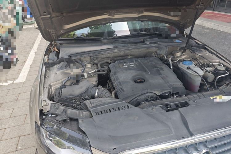 Used Audi A4L 2012 2.0 TFSI automatic Comfort trim level Engine Bay Right