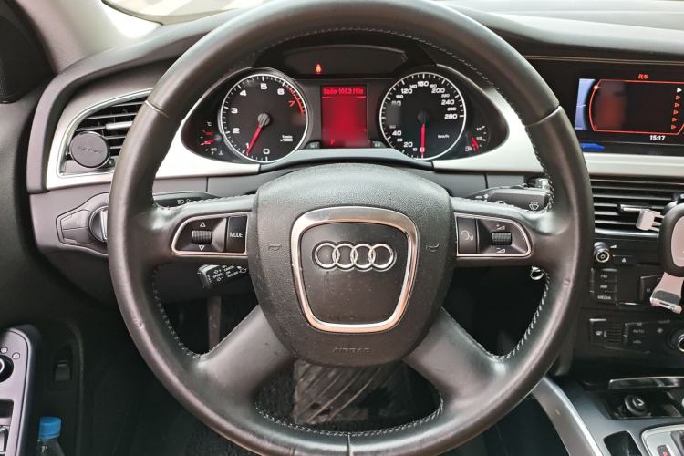 Used Audi A4L 2012 2.0 TFSI automatic standard version Steering Wheel