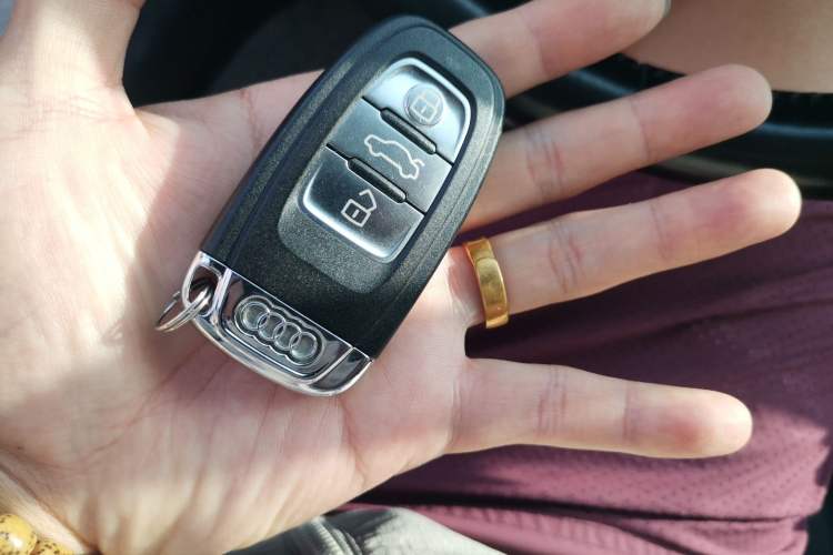Used Audi A4L 2012 2.0 TFSI Automatic Technology Model Vehicle Key