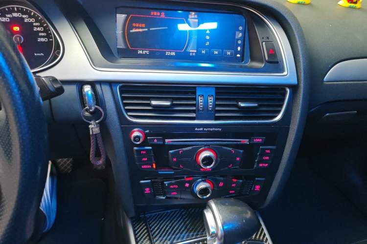 Used Audi A4L 2013 35 TFSI Automatic Standard Model Audio And AC Panel
