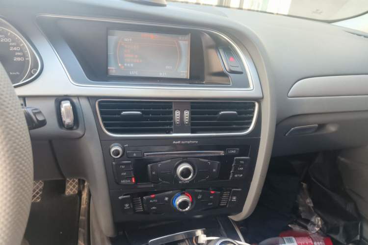 Used Audi A4L 2013 30 TFSI Manual Comfort Model Audio And AC Panel