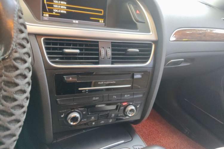 Used Audi A4L 2013 35 TFSI Automatic Technology Edition Audio And AC Panel