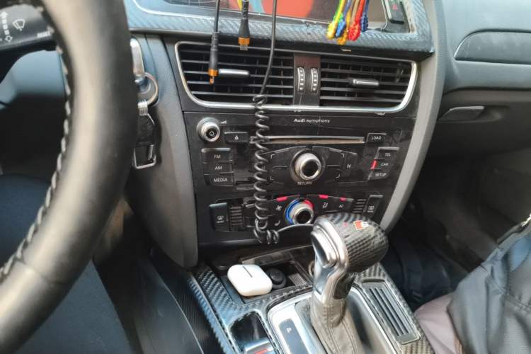Used Audi A4L 2013 35 TFSI Automatic Standard Model Audio And AC Panel