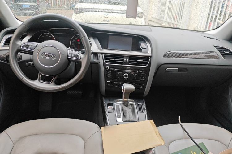 Used Audi A4L 2013 35 TFSI Automatic Comfort Model Center Console