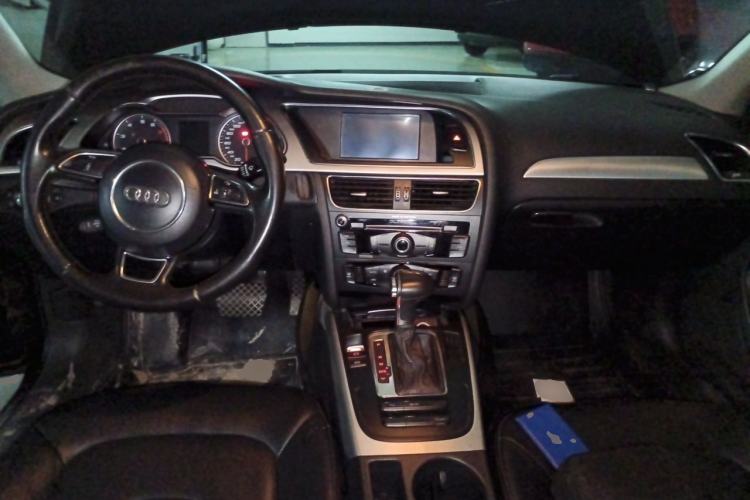 Used Audi A4L 2013 35 TFSI Automatic Standard Model Center Console
