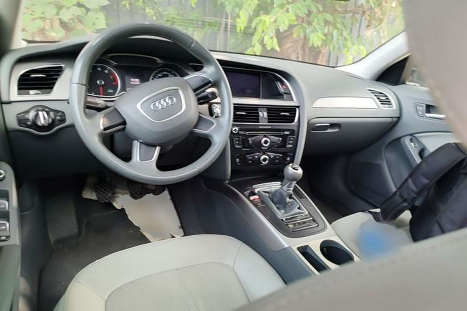 Used Audi A4L 2013 30 TFSI Manual Comfort Model Center Console