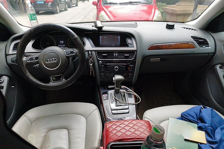 Used Audi A4L 2013 35 TFSI Automatic Standard Model Center Console